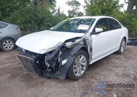 2018 Volkswagen Passat 2.0T Se z USA, uszkodzony, nr VIN 1VWBA7A30JC022116